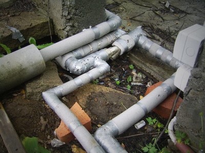 Каким материалом утеплять водопровод из колодца?
